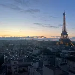 Top Floor Million Dollar View Eiffel Tower, 2 Beds, 4 People